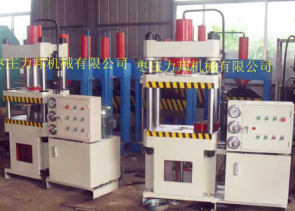 100吨四柱油压机实物图