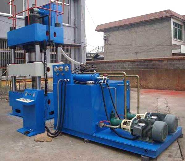 四柱油压机液压泵实物图