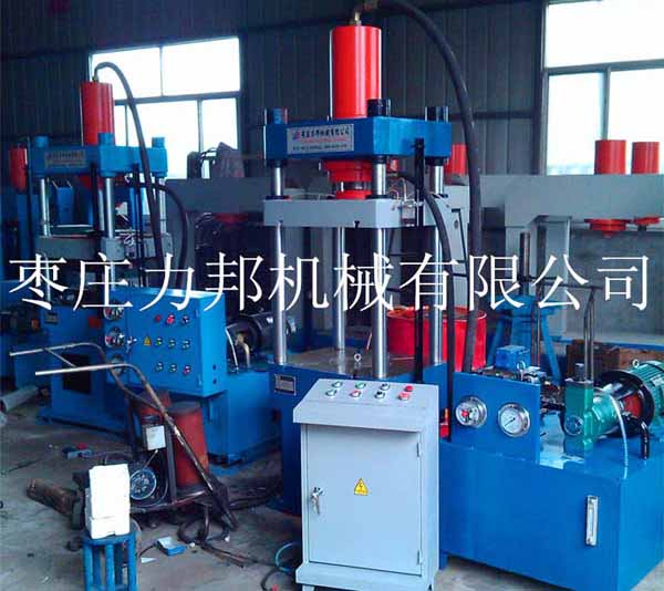 100t四柱油压机实物图