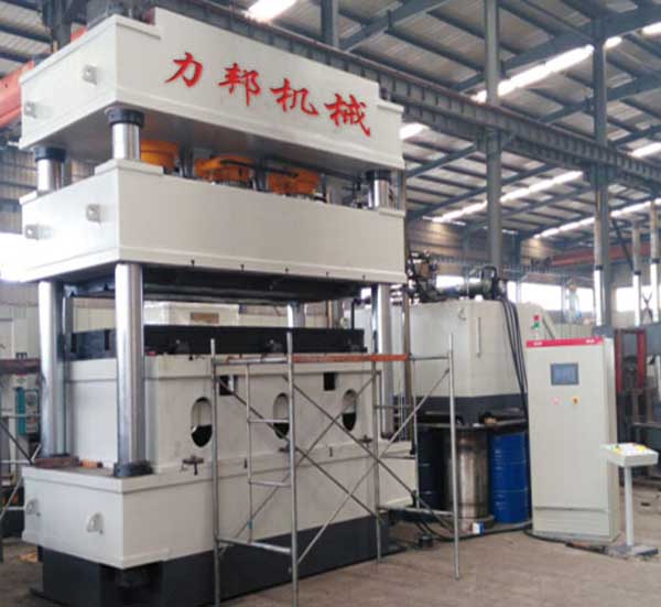 800t四柱油压机实物图