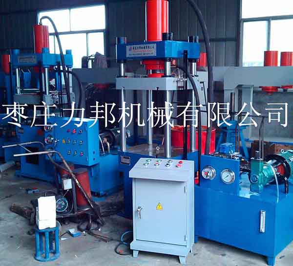 40吨四柱油压机实物图