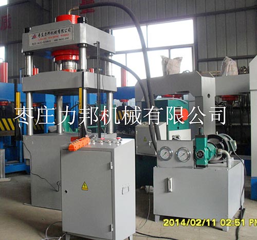 80吨三梁四柱油压机实物图