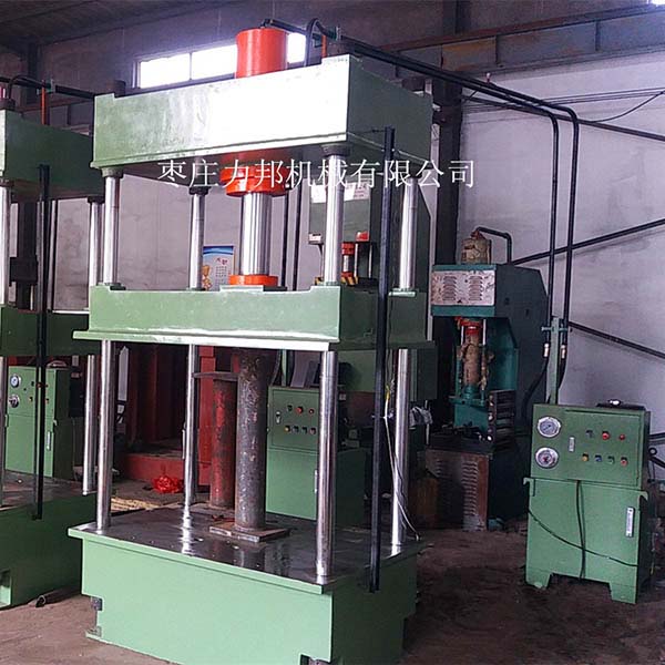 100吨四柱油压机实物图