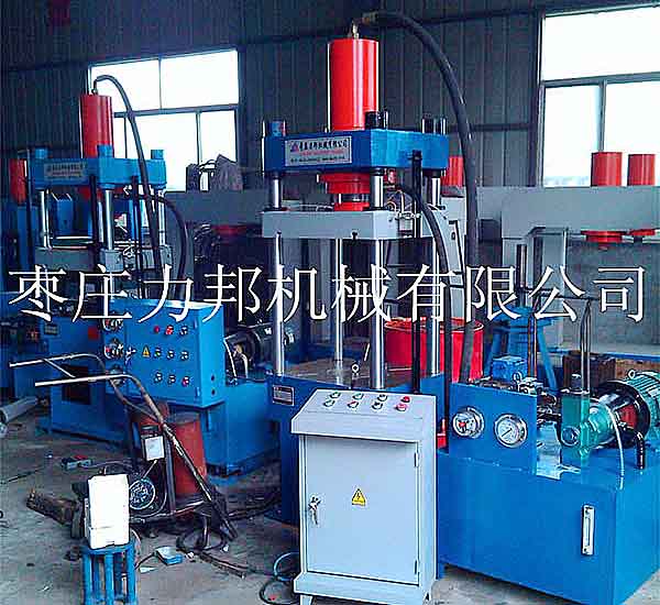 四柱油压机实物图