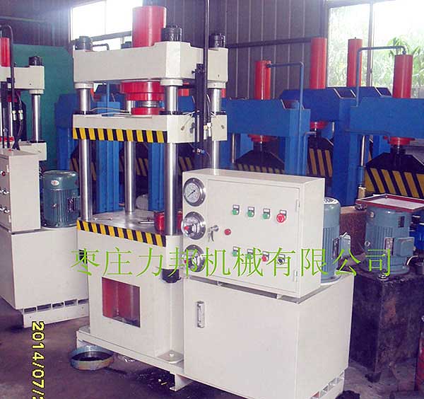 100吨四柱油压机实物图