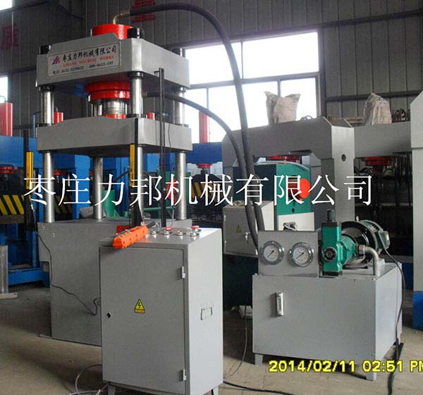 80吨三梁四柱油压机实物图