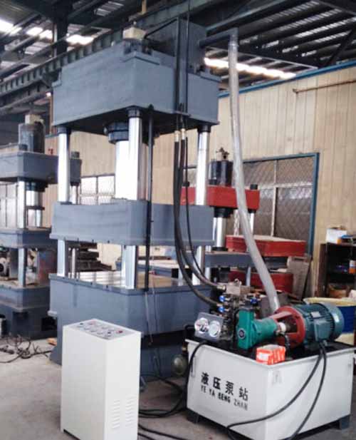 315t四柱油压机实物图