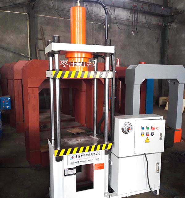 25吨小型四柱液压机实物图