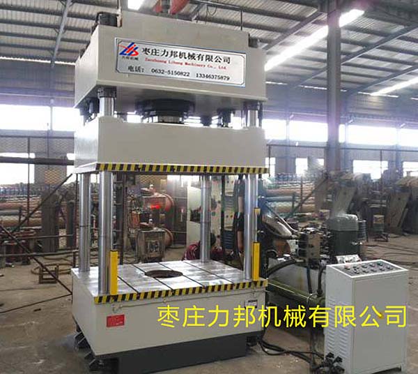 400吨四柱油压机实物图实物图