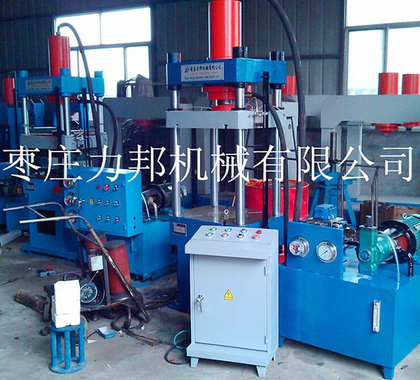 40吨四柱油压机实物图