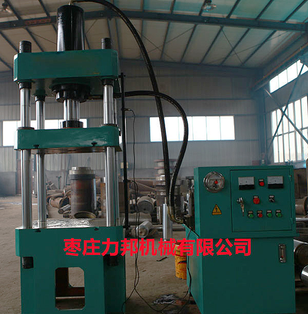 三梁四柱油压机实物图