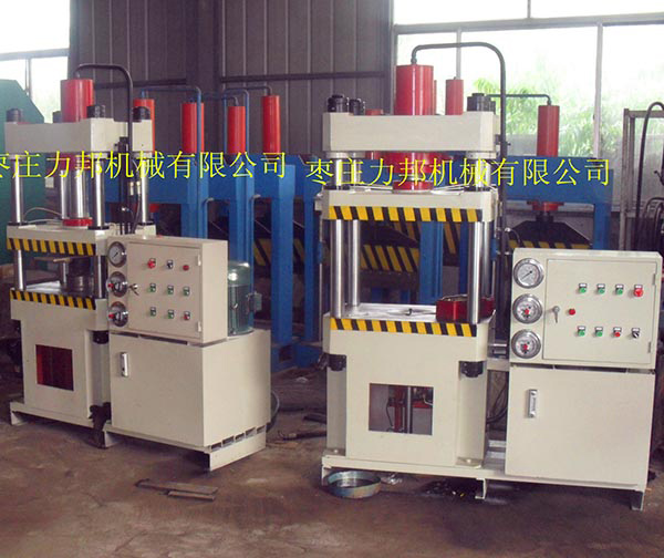 三梁四柱油压机实物图