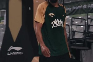 球馆放着我的歌！J.Cole的训练日常，今日即将迎来首秀！